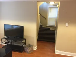 ENTIRE CLEAN MODERN 2 BR APT HAVEN/GARAGE PARKING - Image 5