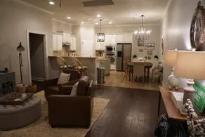 Private Downtown Condo - (3 Blocks from Magnolia!) - Image 4