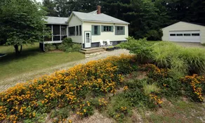 Charming Writer’s Cottage on 10 Acres of Land - Image 2