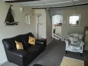 Cottage close to Beach, Pub & Amenities - Image 3