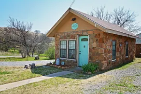 Saddle Mountain Cabin - Image 2