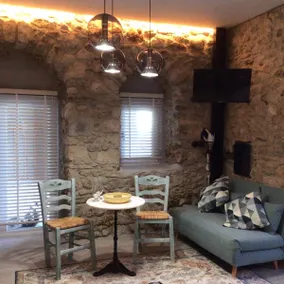 Laryssiou Suite - Image 4