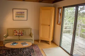 Inviting, Private Contemporary Mendocino Studio - Image 5