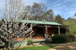 Maddens Cottage - Relax in the heart of the Yarra Valley wine district. - Image 2
