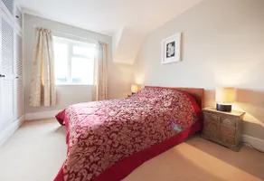 A quiet Edwardian house in the Cotswolds - Image 4