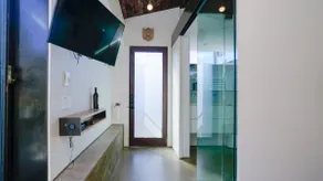 Bright Minimalist Studio Walkable to Piedmont Ave - Image 2