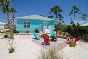 Sea Ya Later Gator Cozy Cottage Close to the Beach - Image 3