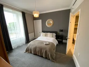 No.2 Luxury, Spacious Granite Apartment (Upper) - Image 3