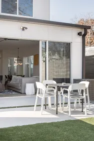Explore Dallas from Light-Filled Townhouse ATT Fiber Internet - Image 2