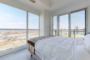 Luxury 2BDR modern private condo in Toronto - Image 2