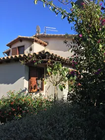 Beautiful Villa with garden - Image 4