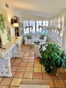 Charming, Chic, 192O’s Cottage 1/4 mile from town - Image 3