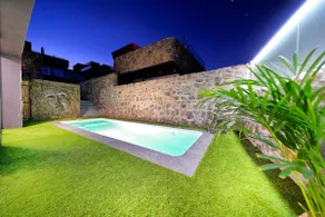 Villa in San Bartolomé with Private Pool - Image 4