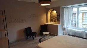Pleasant townhouse in the heart of the village. - Image 2