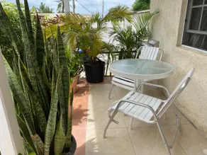 Stones Throw From The Beach (less than 2 min walk) - Image 3