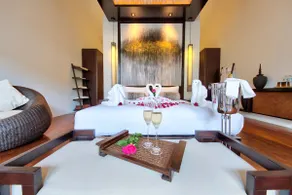Luxury beachfront villa, butler, staff, breakfast. - Image 3