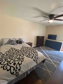 2 bedroom Condo Close to the Airport FREE KAYAK - Image 4
