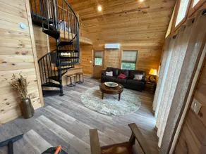 Rustic Elegance, 1 bedroom cabin in the heart of Jonesborough. - Image 4