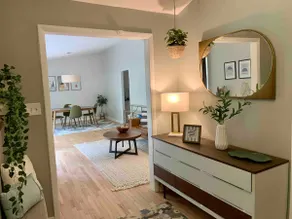 Stylish Mid Century Modern Home- 4.1 mi to Stadium - Image 5
