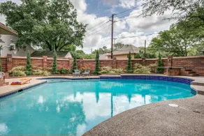 LE MEILLEUR DALLAS DOIT OFFRIR !! INCROYABLE PISCINE ET SPA! 9 miles du centre-ville - Image 2