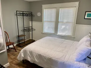 Jubilee Cottage in the heart of Daphne! - Image 4