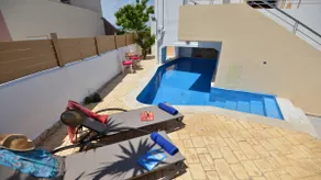Coastal 3-Bedroom Home with Private Pool & BBQ l 150m from the sea! - Image 3