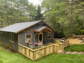 Lakeside Cabin - Image 2