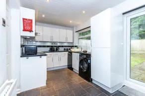 CAPRI 13 SA - Contemporary 2 bedroom house in Loughborough with free parking, Close to Loughborough University & M1 Motorway - Image 3