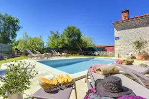 Charming Istrian Villa with pool for 8 person - Image 2