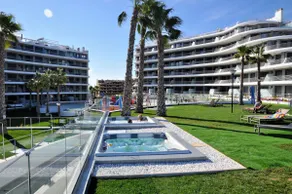 Luxurious apartment next to the sea - Image 3