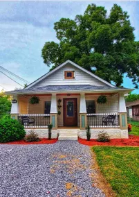 Convenient 2 bdrm. Airport bungalow. - Image 2