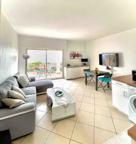 Beautiful apartment with stunning sea views. - Image 5
