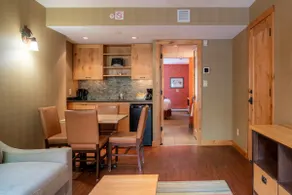Rockies Room with Access to Grotto Hot Pools! - Image 3