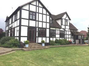Beautiful Stratford-On-Avon House, suits 14 - 15 - Image 2