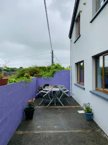Family-Friendly 4-Bed Townhouse, central location - Image 2