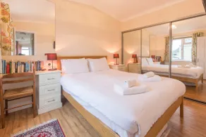 Sole Bay Lodge - Holiday Lodge with Sea Views - Image 3