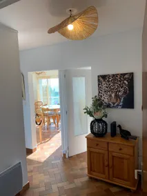 Adorable T2 apartment (45m2) in a residence with panoramic sea view - Image 3