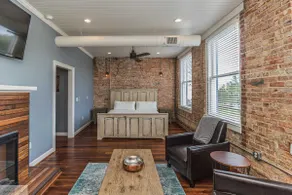 The Goldsboro Loft - Image 3