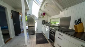 Beautiful cottage with wooden terraces and fantastic light - Image 3
