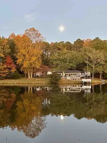 Peaceful Pond Retreat - Image 4