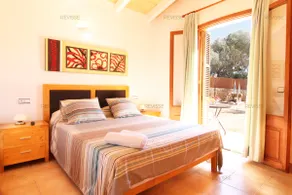 Beautiful Villa and Garden with Full Amenities - Image 5
