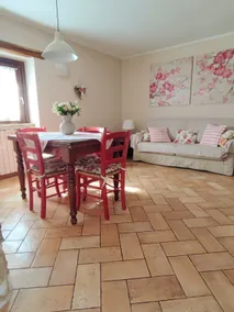 Cozy family home with fireplace and garden - Image 2