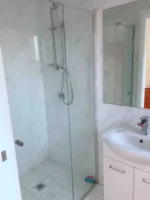 Private sleep out ensuite with separate entrance - Image 5
