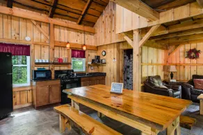 The Kokosing Cabin @ The Mohicans Treehouse Resort - Image 4