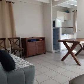 Entire house in residence - Image 5