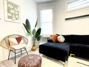Family Getaway 3 BR/1BA Queen Beds Close to NYC - Image 2