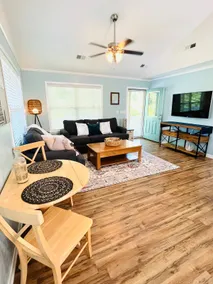 *Daze Off 3BR w/Hot Tub Beach•Concerts• Downtown - Image 4