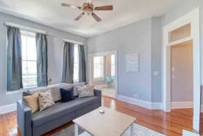 Sunny & bright - cute 1 BR apt in historic SPR - Image 2