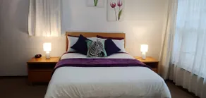 Caro's Corner Northwold-Family style flat. - Image 2