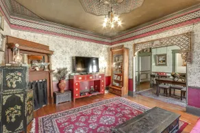 VICTORIAN PARADISE WITH INTELLIBED BED IN DOWNTOWN CAMPBELL - Image 2